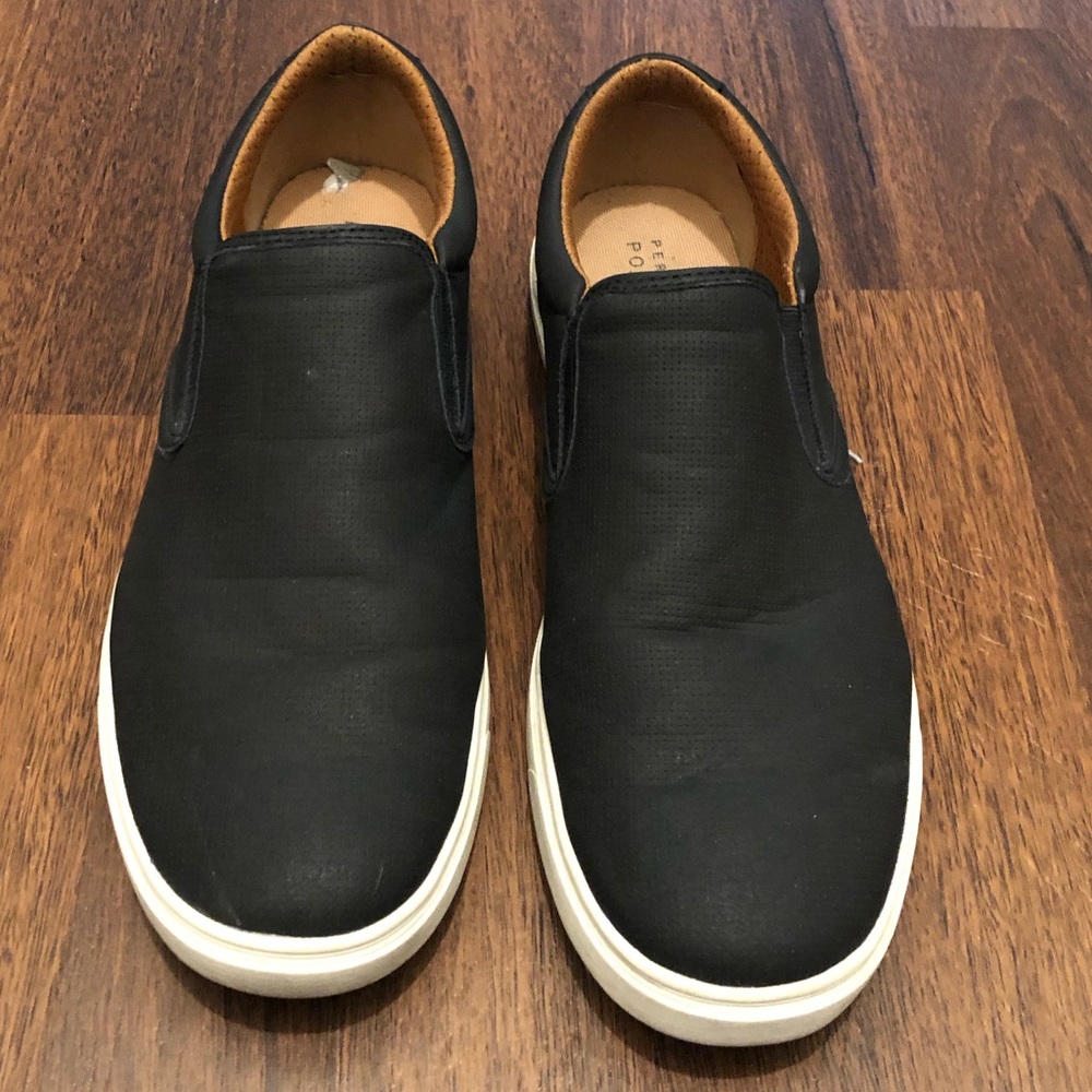 Perry Ellis slide ons